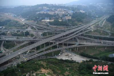 重庆现“最复杂立交桥” 网友：这下导航要哭了