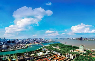 王晓东：狠抓安全生产工作落实 营造安全稳定社会环境