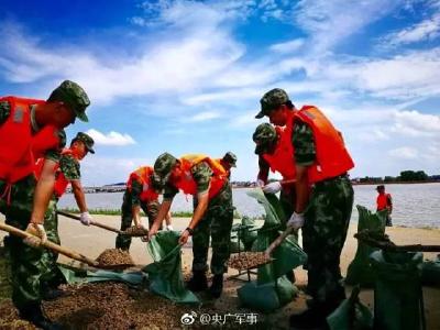 抗洪官兵伙食曝光，网友：就该这样而不是啃冷馒头