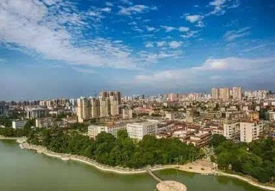 王晓东强调：抓紧抓好发展第一要务 创新引领产业转型升级