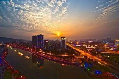 王晓东：统筹抓好经济发展安全生产 以优异工作业绩迎接十九大