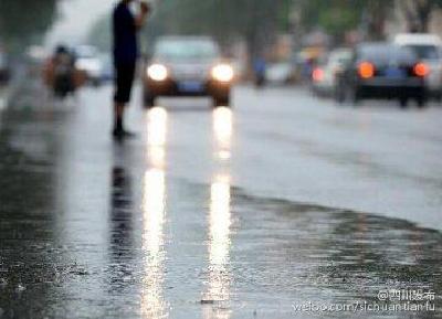 冷空气吹跑武汉夏天 今明气温“跳水”雨加寒