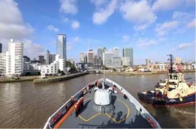 震撼世界！黄冈舰直抵英国内水……中国海军首次！