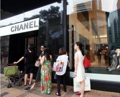 外媒称全球奢侈品生意兴旺归功中国:中国人买三成