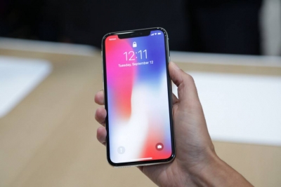 iPhone X无法识别中国人脸？网友质疑苹果公司涉嫌歧视