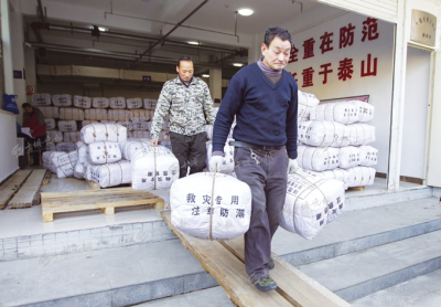 雨雪天气致湖北45个县市区受灾 全省抗寒大作战