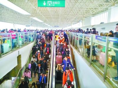 清明小长假武汉四大城际铁路客流同比增四成