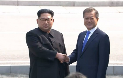 朝韩领导人会晤并签署《板门店宣言》中方表示祝贺和欢迎