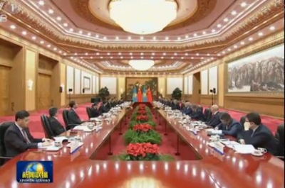 习近平同哈萨克斯坦总统纳扎尔巴耶夫举行会谈