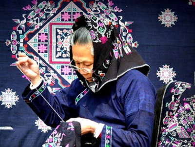 黄州 | “黄梅挑花”打开征地农民“就业门”