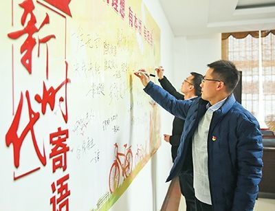 人民日报记者赴多地调查:我们需要什么样的年轻干部