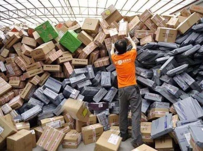 7月份全国快递业务量超40亿件 同比增27%