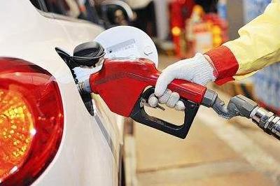 国内成品油价格上调 汽、柴油每吨均提高145元