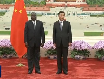 习近平接受八位新任驻华大使递交国书