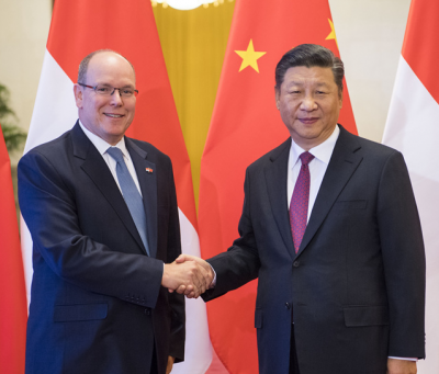 习近平同摩纳哥元首阿尔贝二世亲王举行会谈