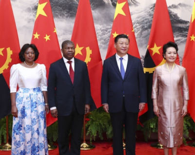 习近平同安哥拉总统洛伦索举行会谈
