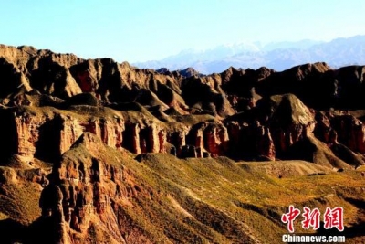 甘肃张掖冰沟丹霞深秋尽显雄壮