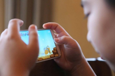 如何才能让孩子放下手机游戏？