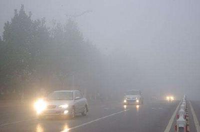 因大雾能见度不足100米 湖北部分高速临时交通管制