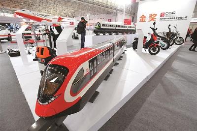 第二届中国工业设计展览会在汉开幕 大国重器国博展厅秀身姿