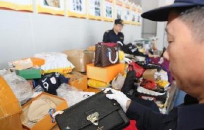观望、转型、退出……电商法落地，代购迎“年关”