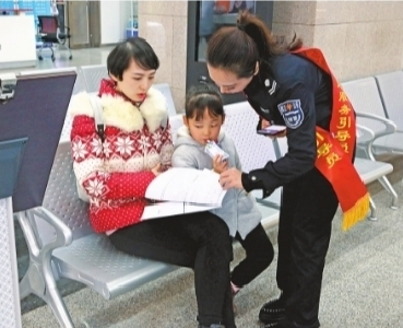 武汉出入境改革十条明起实施 周六可自助取证