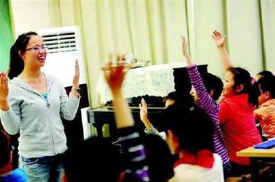 省委省政府发文！确保湖北教师平均工资收入不低于或高于当地公务员