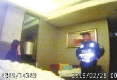 外地女大学生微博留“遗言”私信网友 洛阳武汉两地警方合力救下轻生者