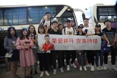 林丹来武汉了，开始备战23日的武汉亚锦赛