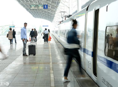清明首日武铁发送旅客83万人次 25个重点景区接待游客增长125% 