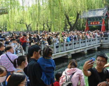 “五一”假期第二天全国景区道路交通压力较大