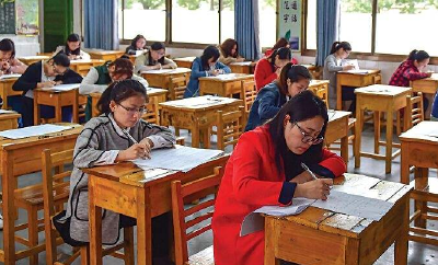 湖北义务教育学校教师招考笔试开考 5万余人参加