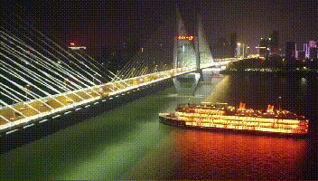 来武汉度过“花Young”48小时 赏璀璨长江之夜