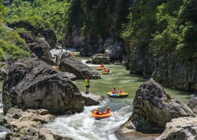 湖北秭归 “人工+智能”，打造出最安全的漂流胜地