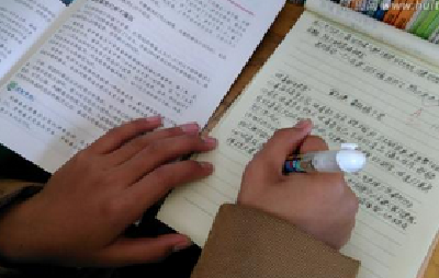 报告：21.5%的四年级学生语文作业每天耗时超1小时 