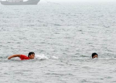 “超能”大叔！两次跳江奋勇救起一家三口