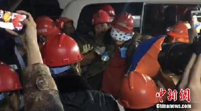 黑龙江铁矿透水事故又有2名矿工获救 仍有6人失联