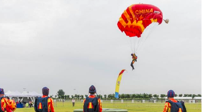军运会跳伞项目测试赛开赛