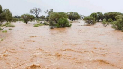 湖北降雨不均呈现旱涝两极 8000人因雨受灾 10180人因旱生活困难