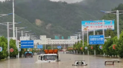一天内连发119条雷电+高温+暴雨预警 湖北人挺住！