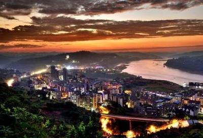 三峡库区初秋时节风光美如画