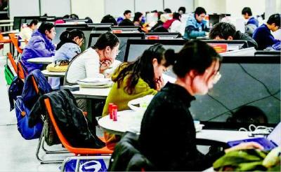 湖北多所本科高校已无毕业清考 学业不达标将延期毕业