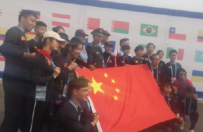 再夺一金！军事五项女子障碍跑接力中国队夺冠