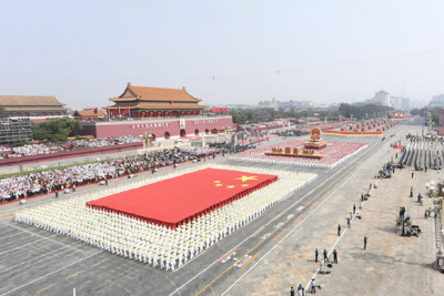 人民日报评论员：实现伟大复兴的壮阔道路——论学习贯彻习近平总书记在庆祝中华人民共和国成立70周年大会上重要讲话