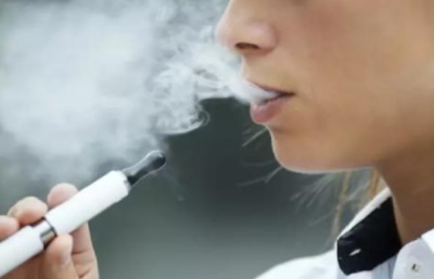 中国电子烟监管举措升级 严禁网络推销阻断“第一口烟”