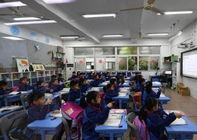 学校减负家长急了 中国基础教育减负为何频上热搜