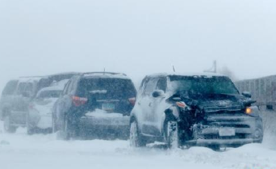 美国感恩节将至却迎来暴风雪 600余架航班被取消