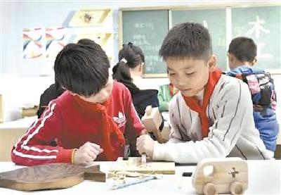 劳动教育难在哪儿：叠被子会煲汤 劳动仅止于此吗