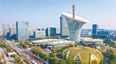 “一芯驱动”主阵地 自主创新新引擎 武汉未来科技城 渐成国际一流创新创业高地 