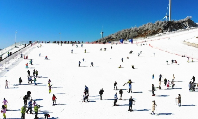 冰雪产业助力湖北五峰脱贫攻坚
